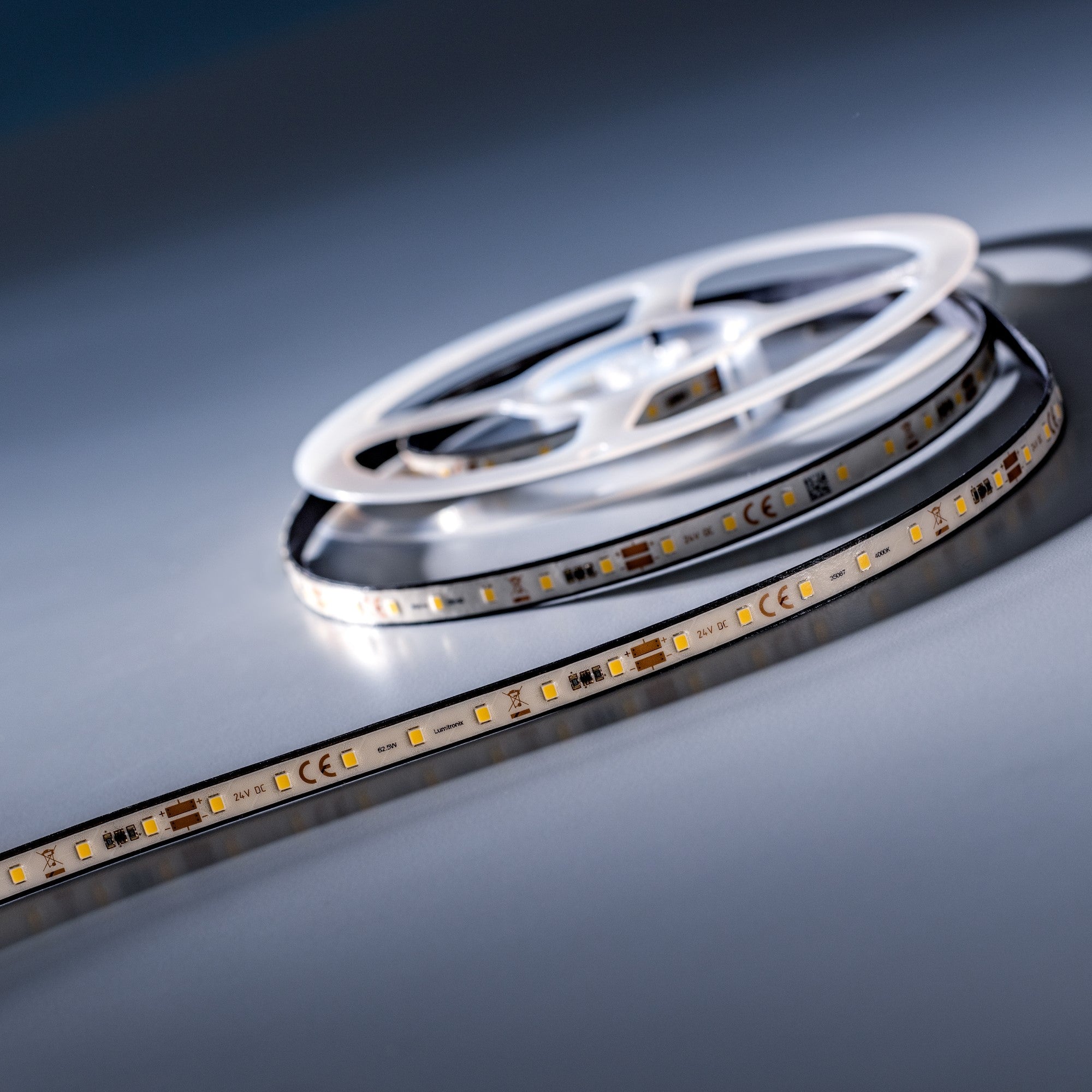 LumiFlex350 Pro LED Strip LumProtect Warm White 2900K CRI90 1710lm 24V 18.7W 70 LEDs/m 1.5m
