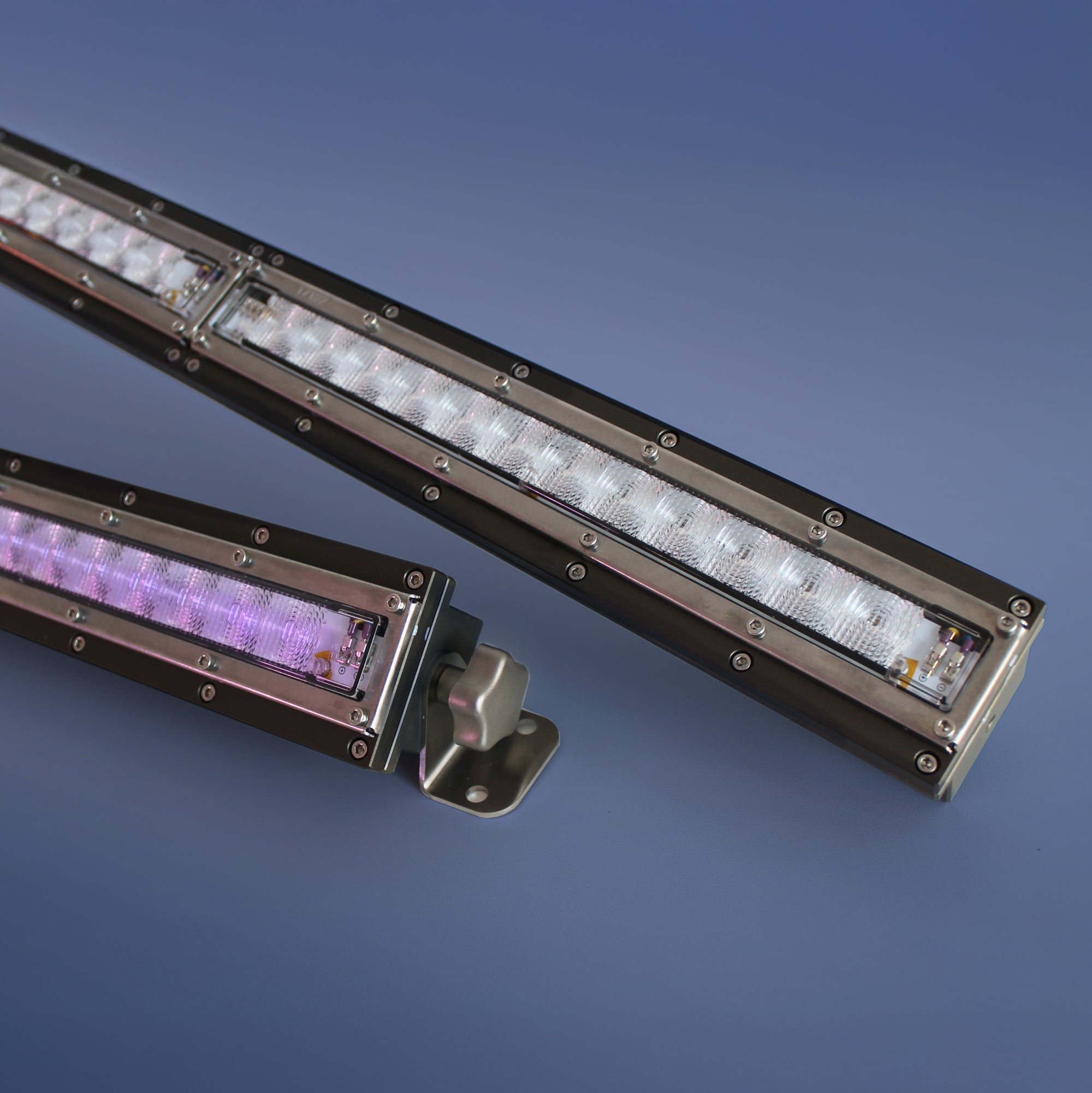 Violet1200 UVC LED Light 265nm 3154mW 48 LEDs 15deg 48V 116W 118.6cm 3m cable