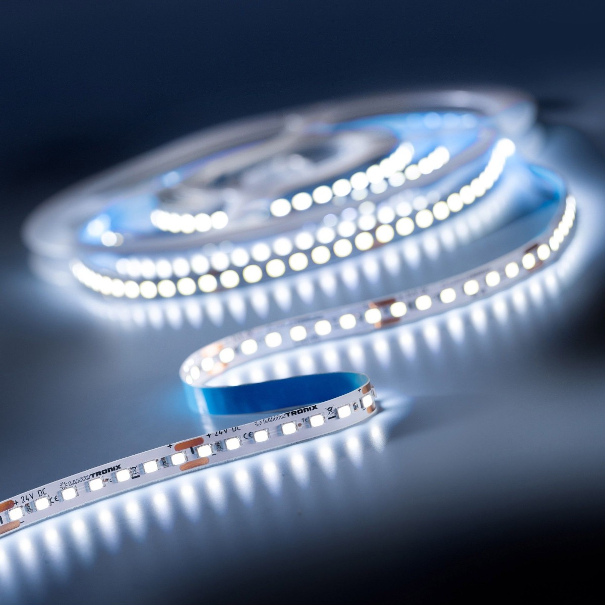 LumiFlex1080 Seoul LED Strip pure white CRI80 4000K 4900lm 24V 140 LEDs/m 5m reel (980lm/m 7.2W/m)  