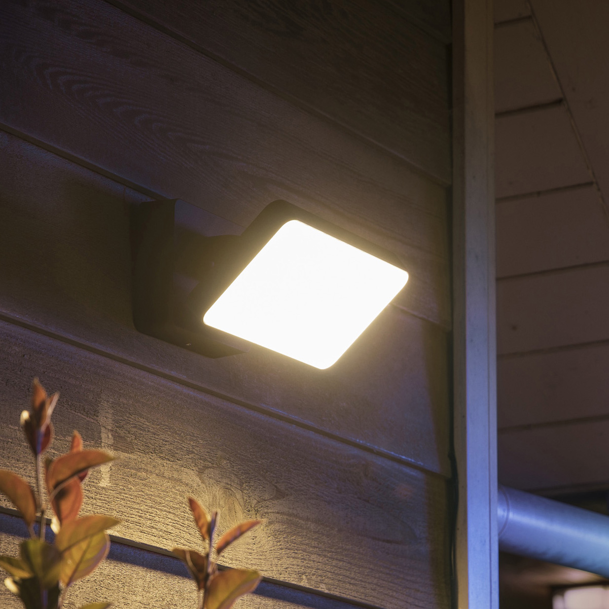 Philips Hue White and Color Ambiance Discover LED Floodlight black