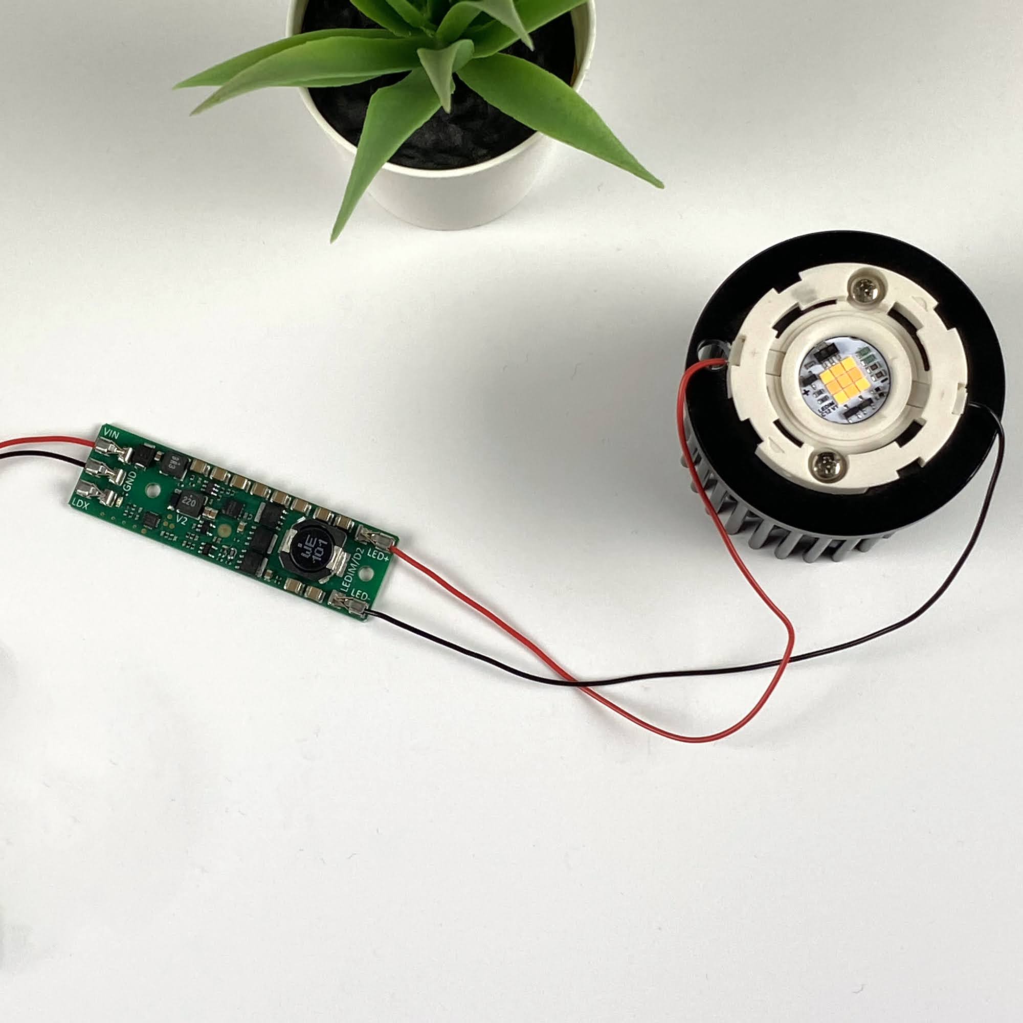 LEDIM/D2 TouchDim LED Driver 700mA 6-24VDC to 5-22VDC DIM flicker-free - view 2