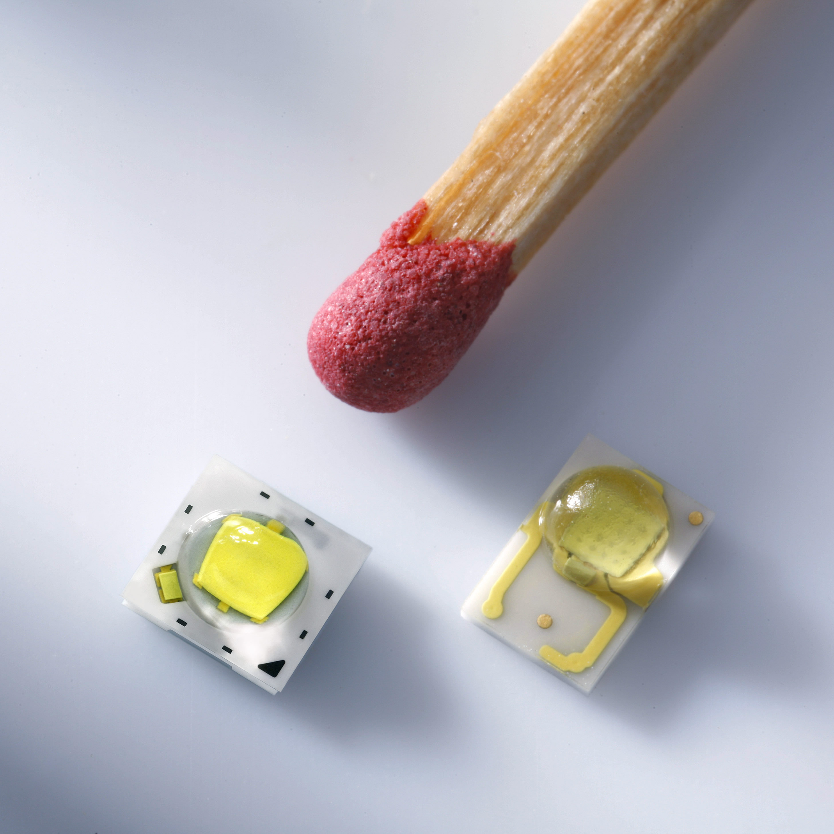 Nichia LED Series 119 NCSE119A 98lm blue-green 1x1cm PCB