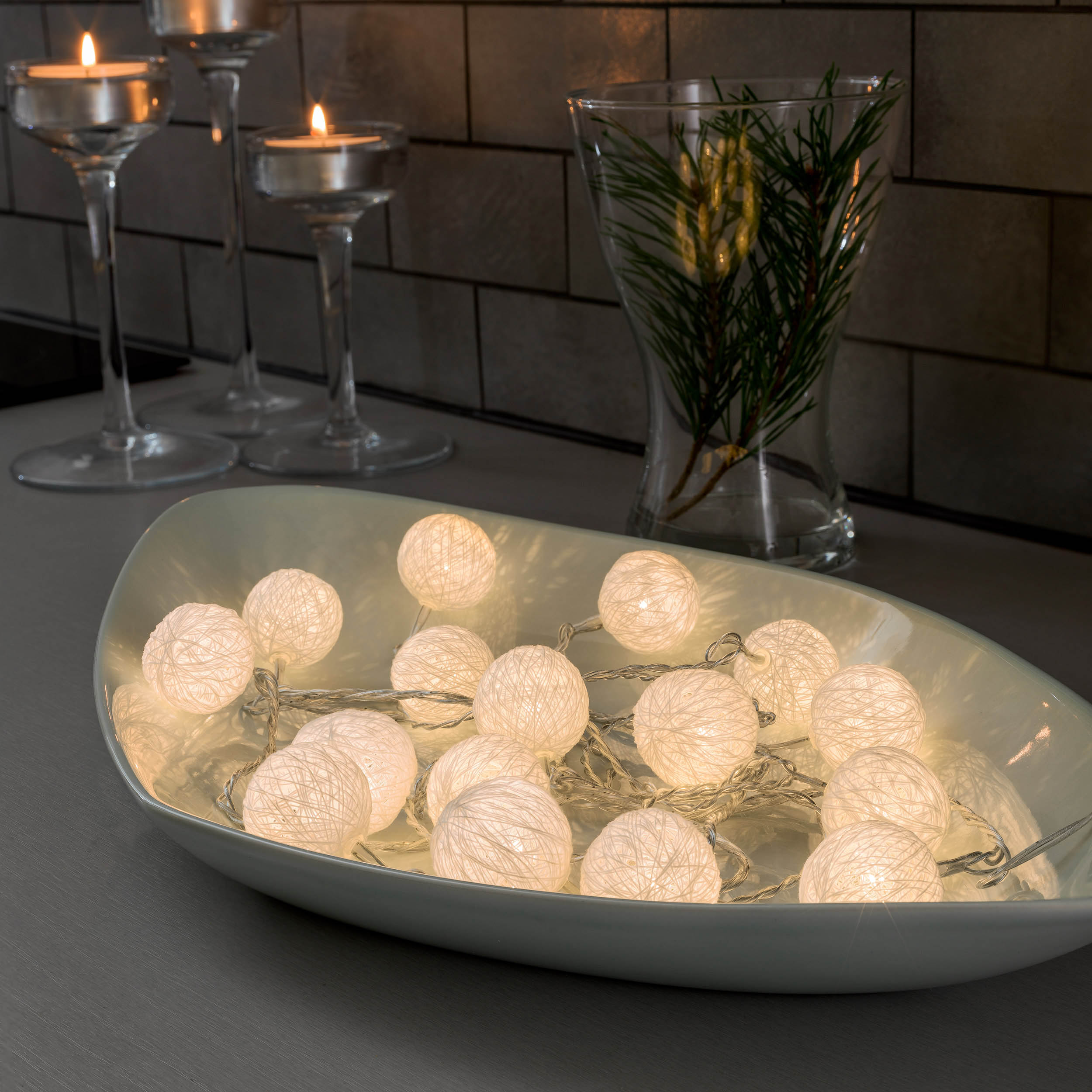 Decorative LED light set with white cotton balls, 3.5cm