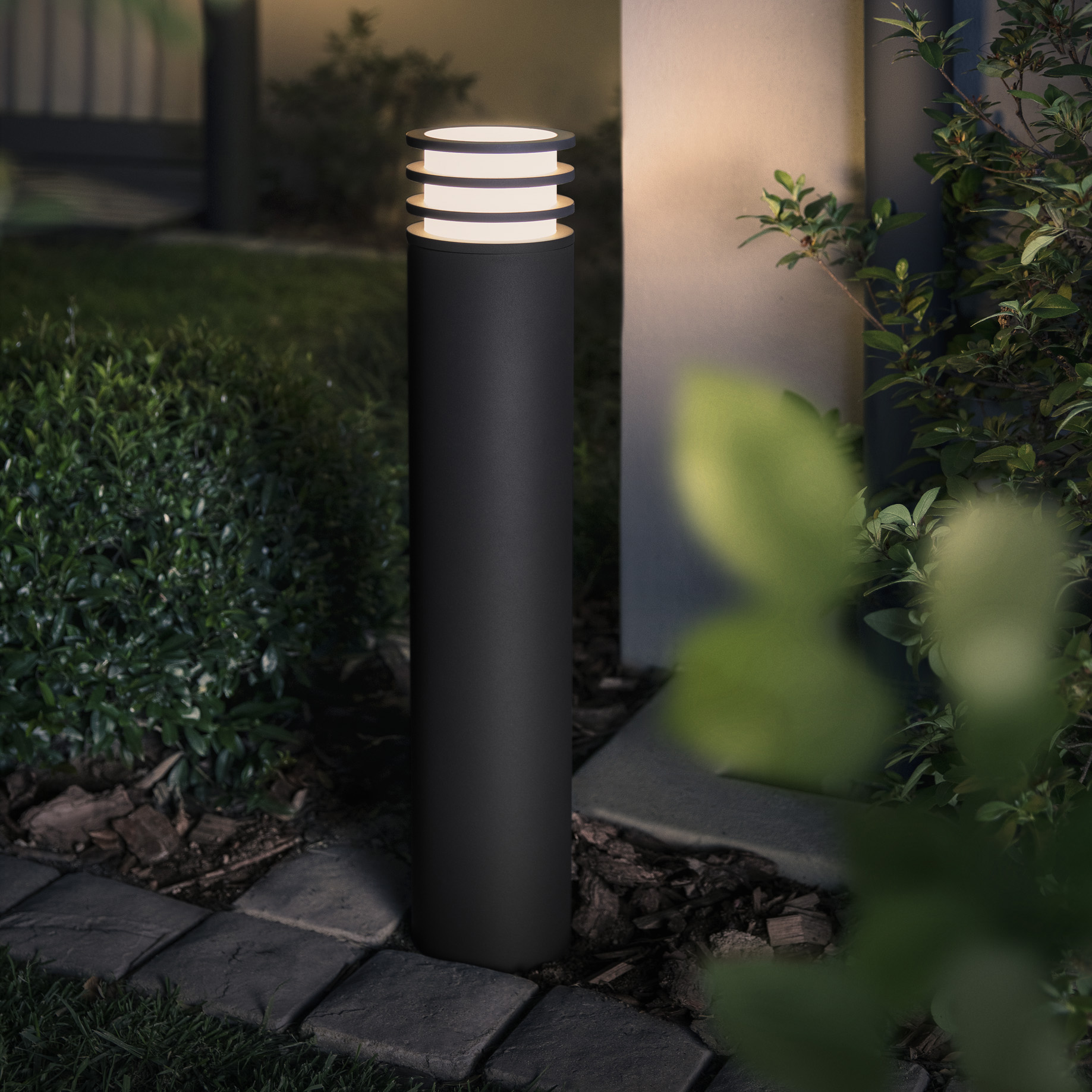 Philips Hue LED Path Light Lucca anthracite, Hue White 2700K 806lm