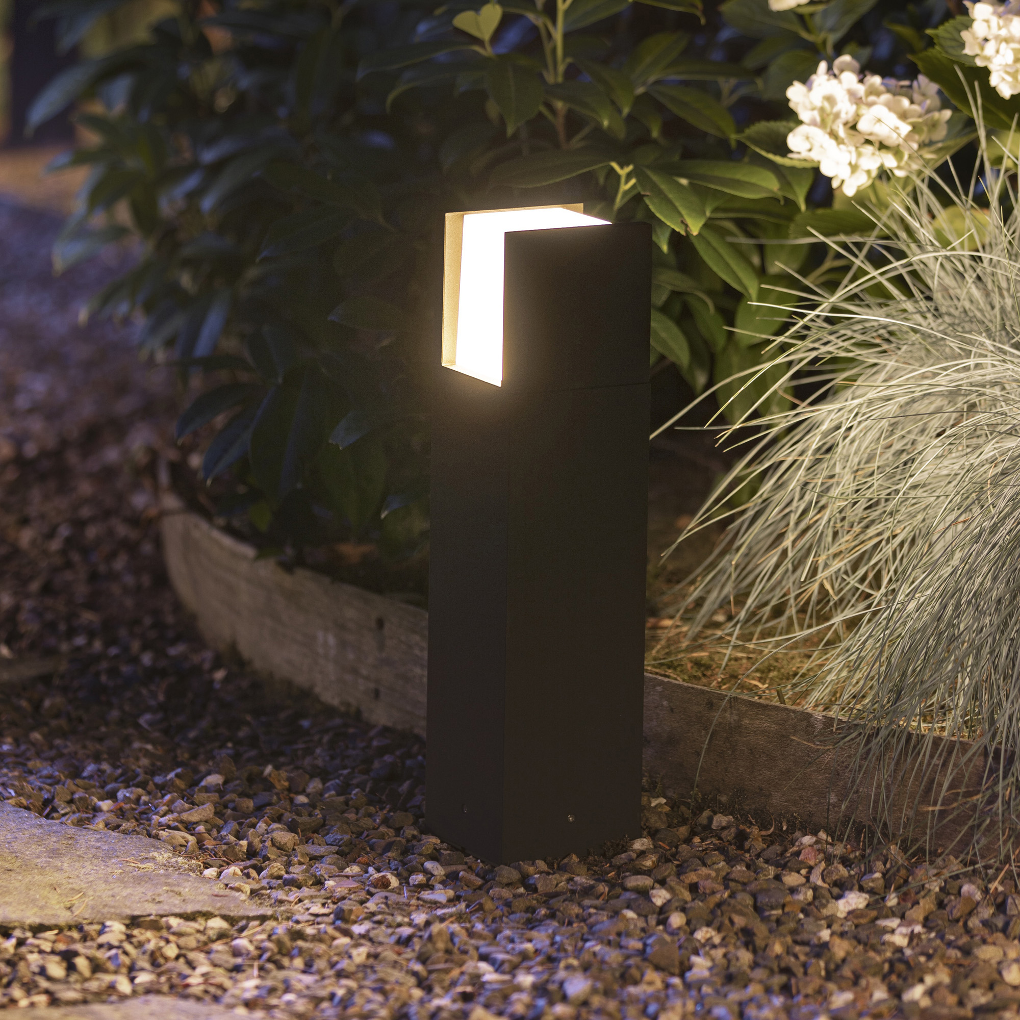 Philips Hue White Fuzo LED Pedestal Light black 1160lm 2700K