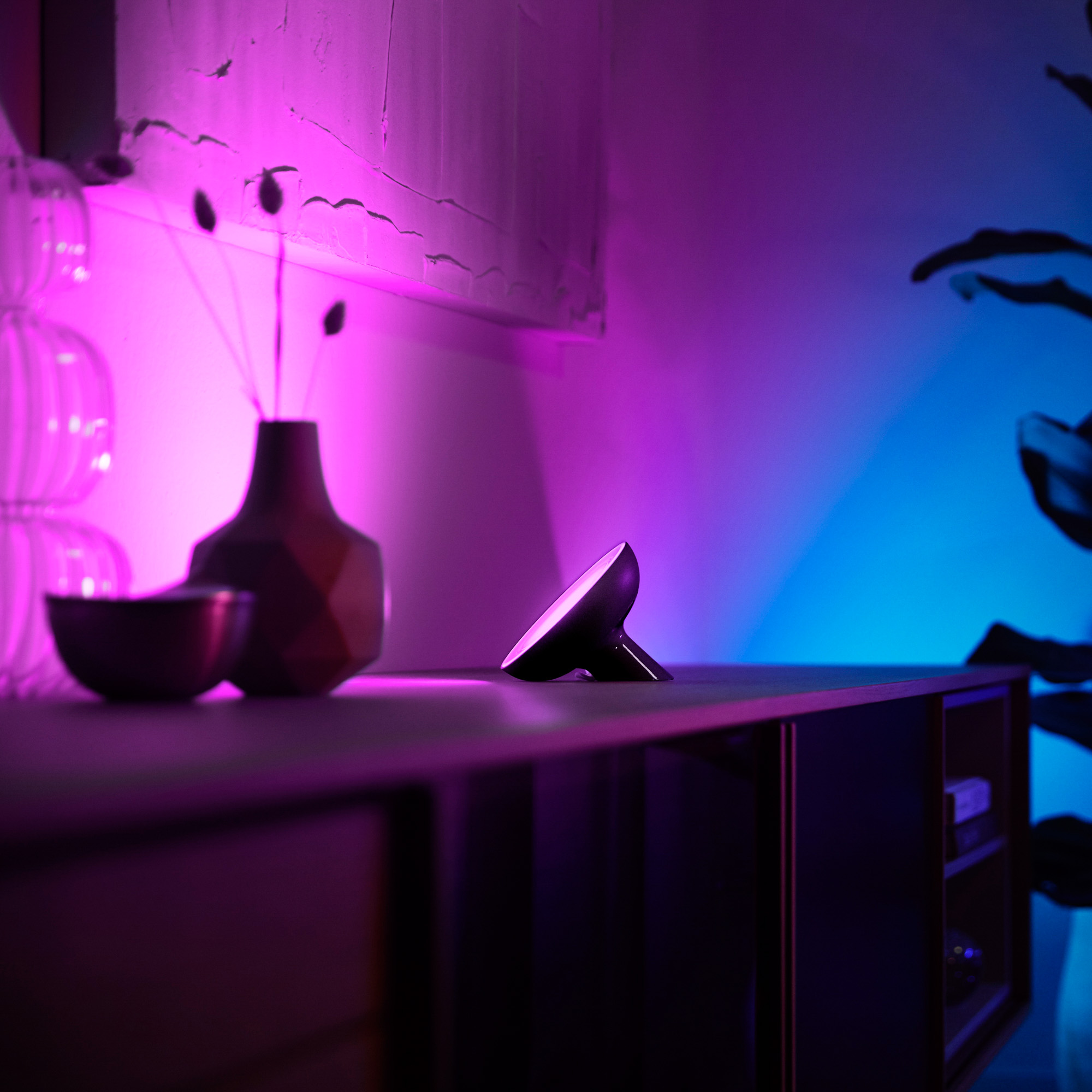 Philips Hue White &amp; Color Ambiance Bloom LED Table Light black 500lm