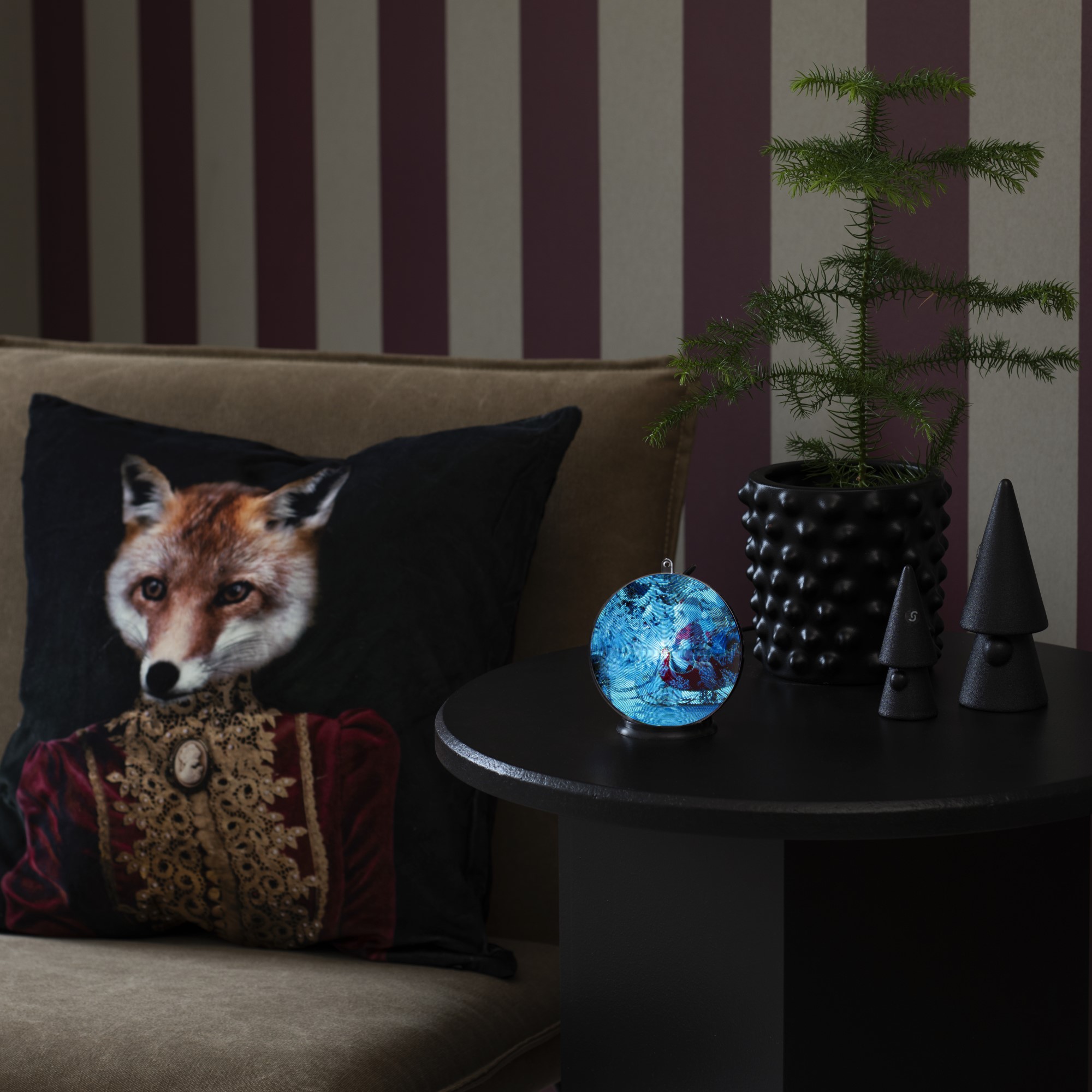 Konstsmide 3D LED Hologram Globe, Father Christmas with Sleigh, 42 LEDs, 2h Timer, 10cm