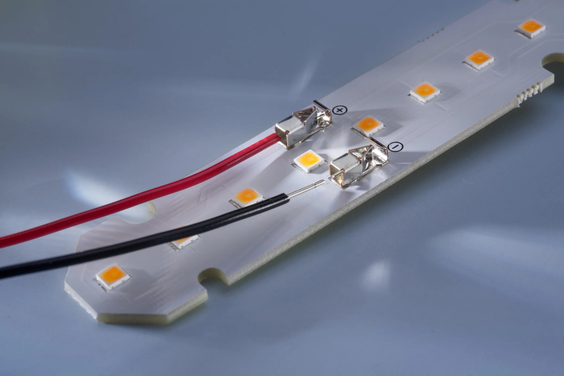 LumiBar-28-3095 Nichia H6 LED Strip warm white CRI95 2700K 880lm 175mA 36V 26 LEDs 28cm module (3100lm/m 22W/m)