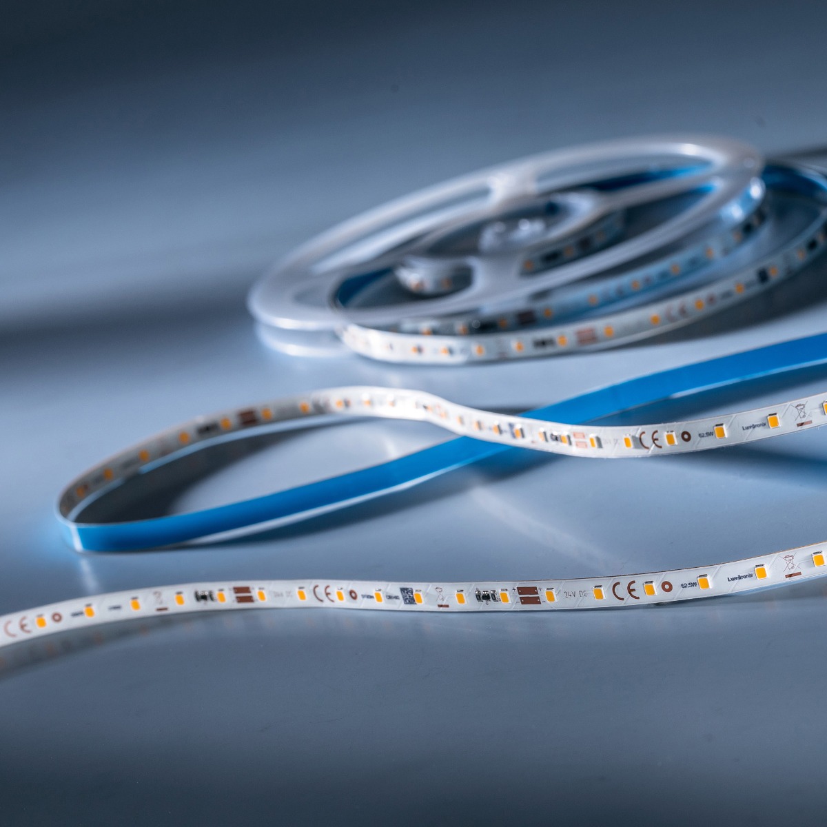 LumiFlex2090 Samsung LED Strip warm white CRI90 3000K 5600lm 24V 70 LEDs/m 5m reel (1120lm/m and 12.6W/m)