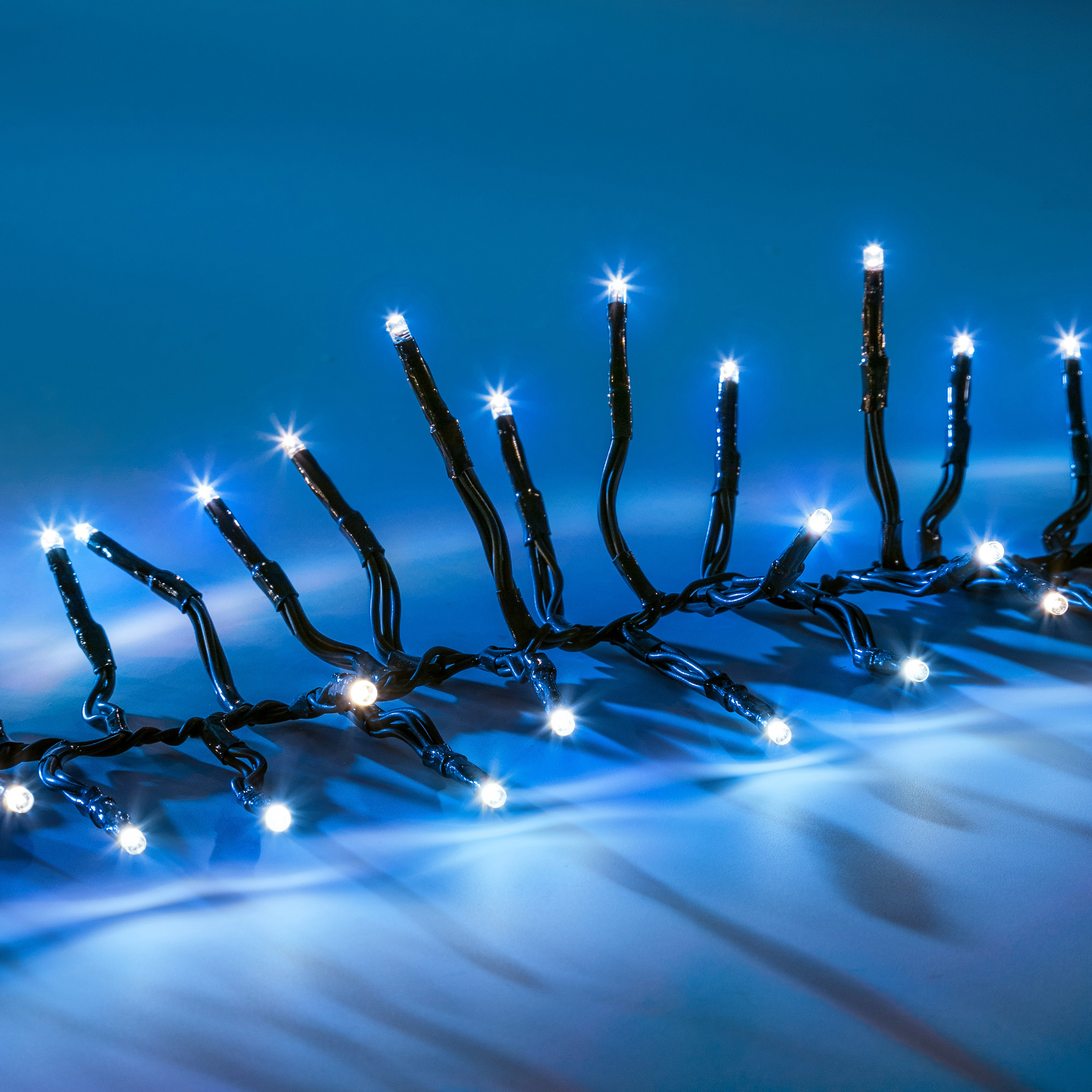 leds.de LED Cluster String of Lights blue 750 LEDs 7.5m (+ 4m supply line)